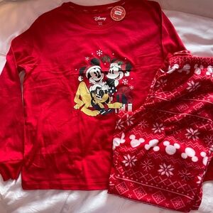 NWT Disney Christmas Pajama Set